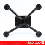 اندازه گیری عرض پایه چهار شاخه فلزی با متر برای نشان دادن ثبات و پهنای مناسب